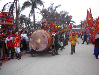 Opening Ceremony (Lam Minh Chau, 2013)