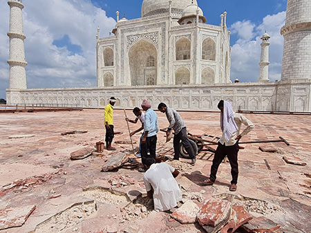 Making monument makers: the labour of producing the Taj Mahal