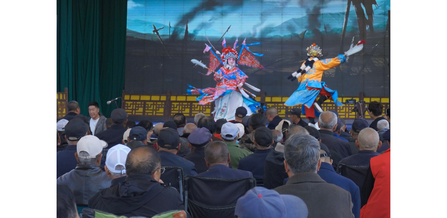 'Watching Jin Opera in Miaohui’ by Manchun Du