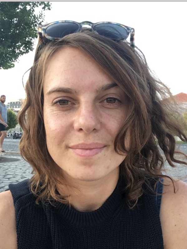 Dr Anna  Wood