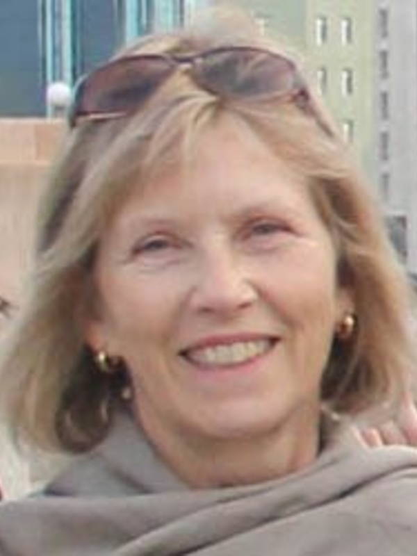  Libby Peachey