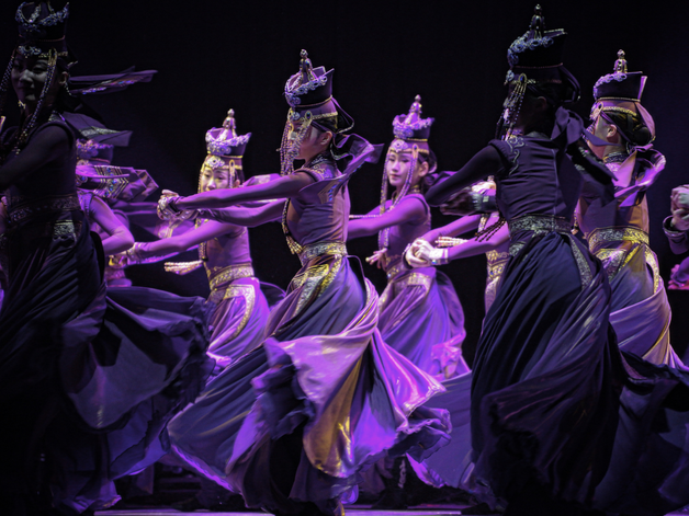Graduation performances of Mongolian dance students by Gol Tengis