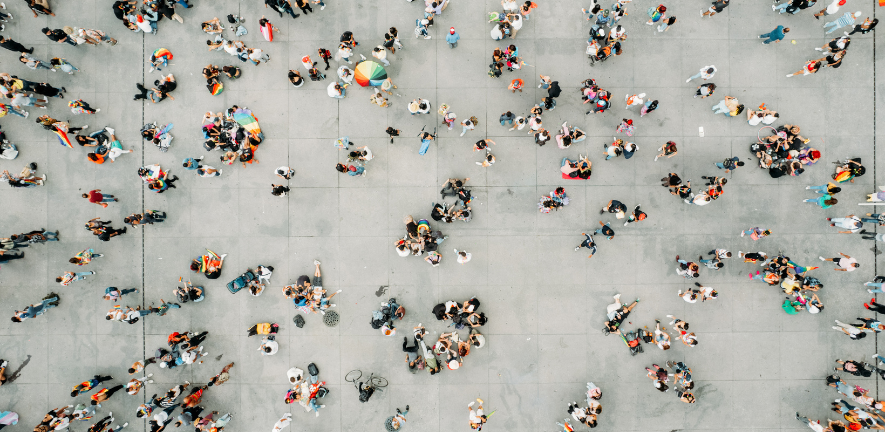 Aerial shot of a crowd © Getty Images
